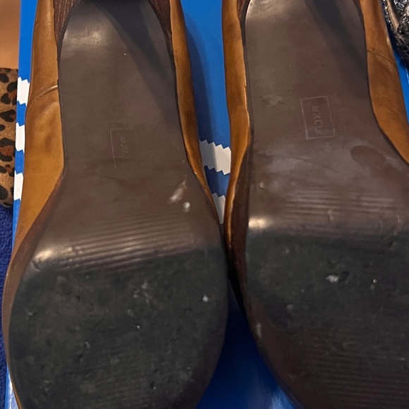 Brown platform peek a boo pump - Picture 2 of 2